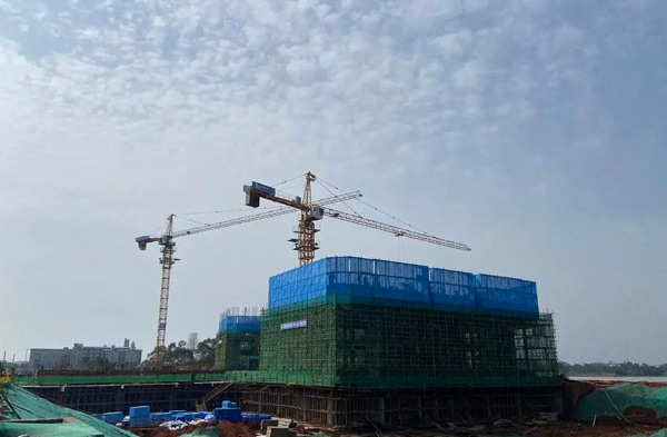 在沅江,温德姆五星级酒店正在如火如荼地建设中