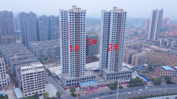 耒阳伟成公馆：1#2#楼外架拆除，5#楼建设中