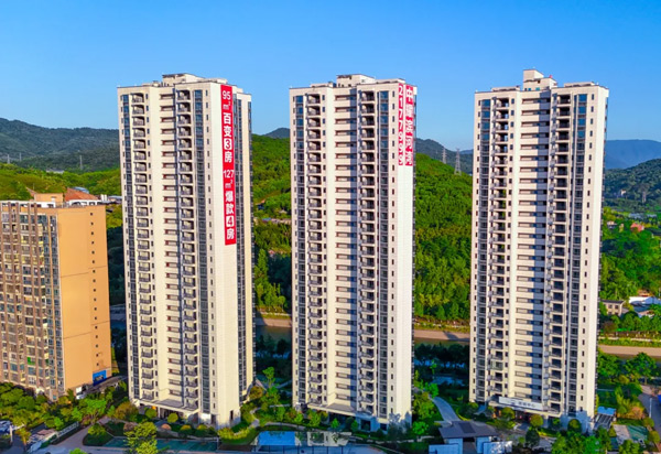 北湖商圈旁，中耀滨河湾惊爆3字头价格，20套江景房等你抢