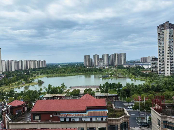 御龙湾房源：110平湖景与90平两房，价格超诱人