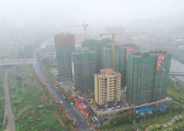 青鲁湖公园旁！资兴青鲁湖尚城6栋住宅全线封顶